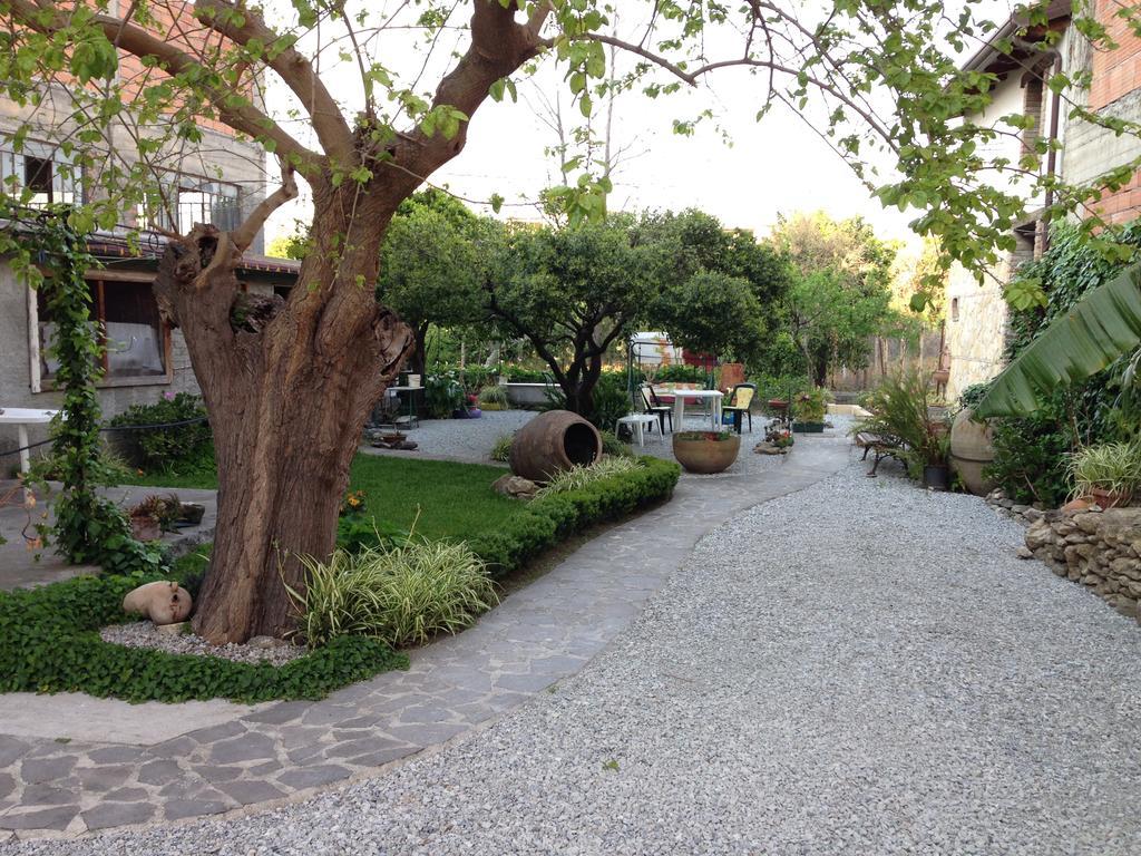 B&B Mar Tirreno Barcellona-Pozzo di Gotto Bagian luar foto
