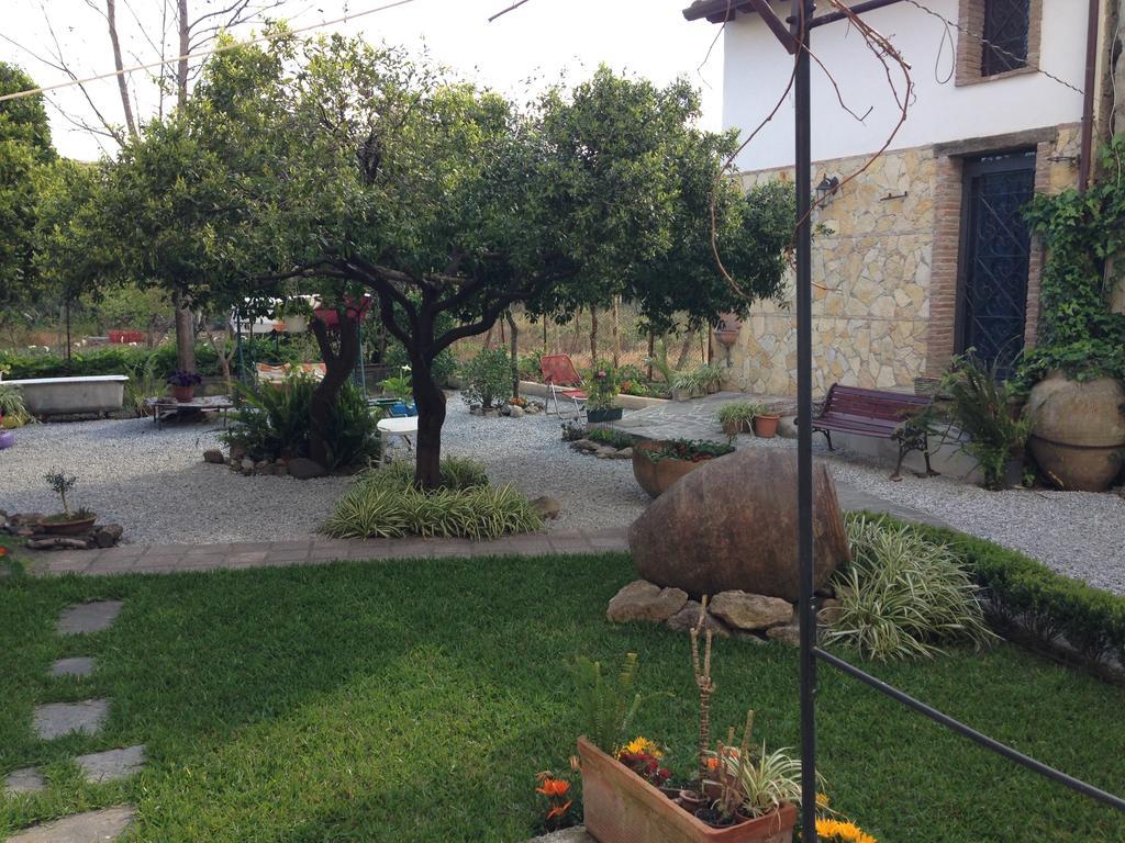 B&B Mar Tirreno Barcellona-Pozzo di Gotto Bagian luar foto