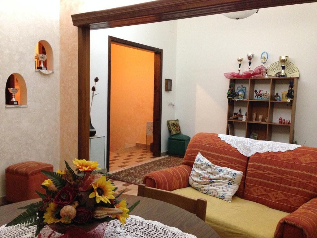 B&B Mar Tirreno Barcellona-Pozzo di Gotto Bagian luar foto