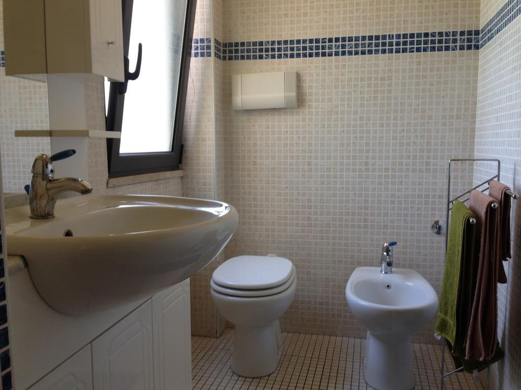 B&B Mar Tirreno Barcellona-Pozzo di Gotto Ruang foto