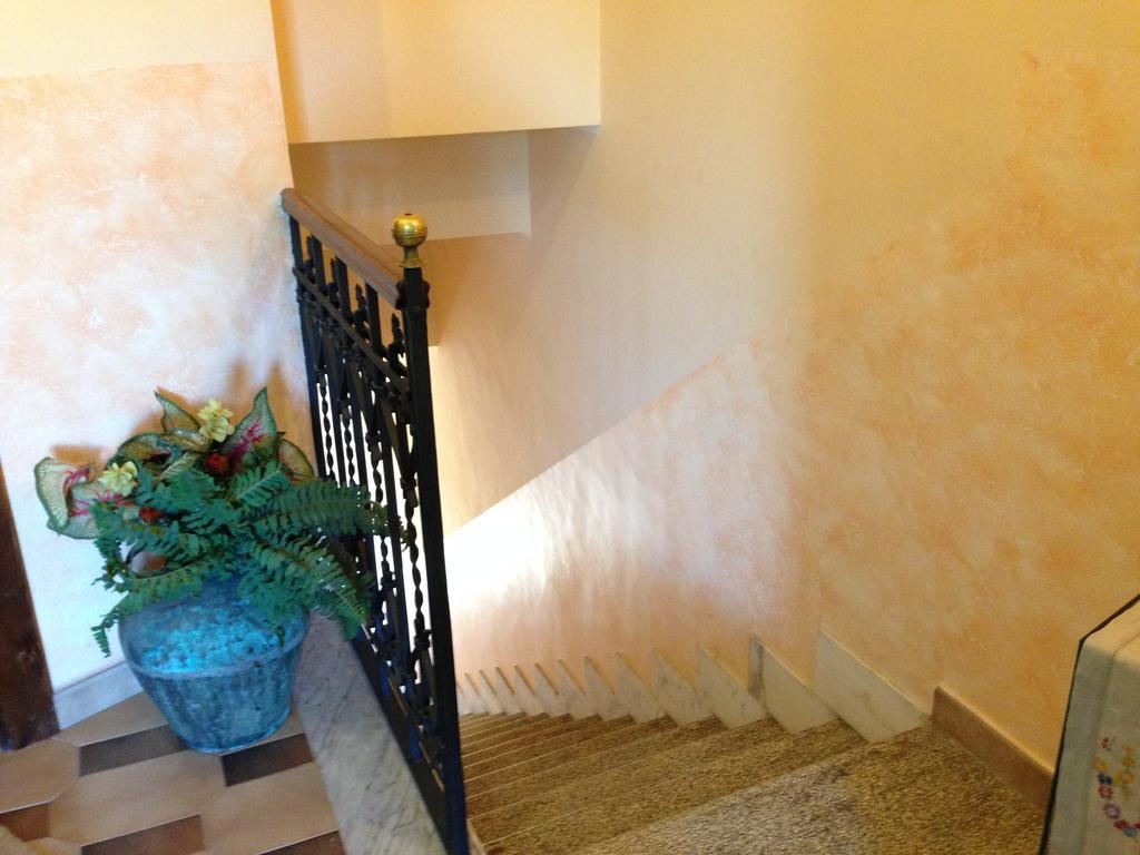 B&B Mar Tirreno Barcellona-Pozzo di Gotto Bagian luar foto