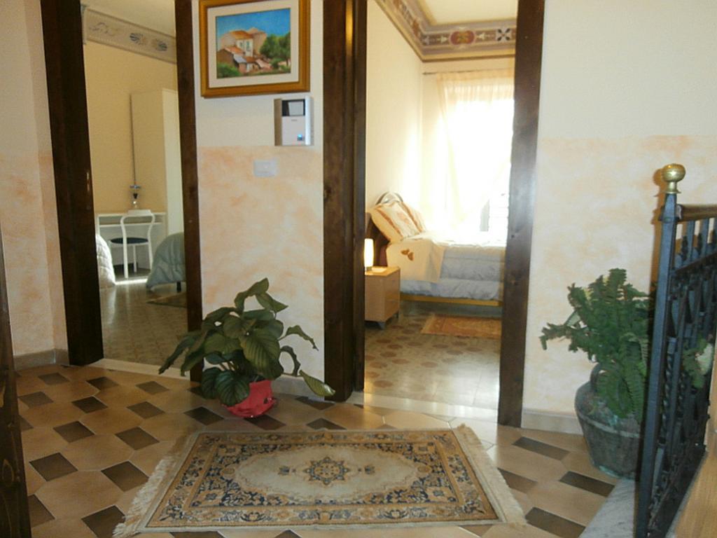 B&B Mar Tirreno Barcellona-Pozzo di Gotto Bagian luar foto
